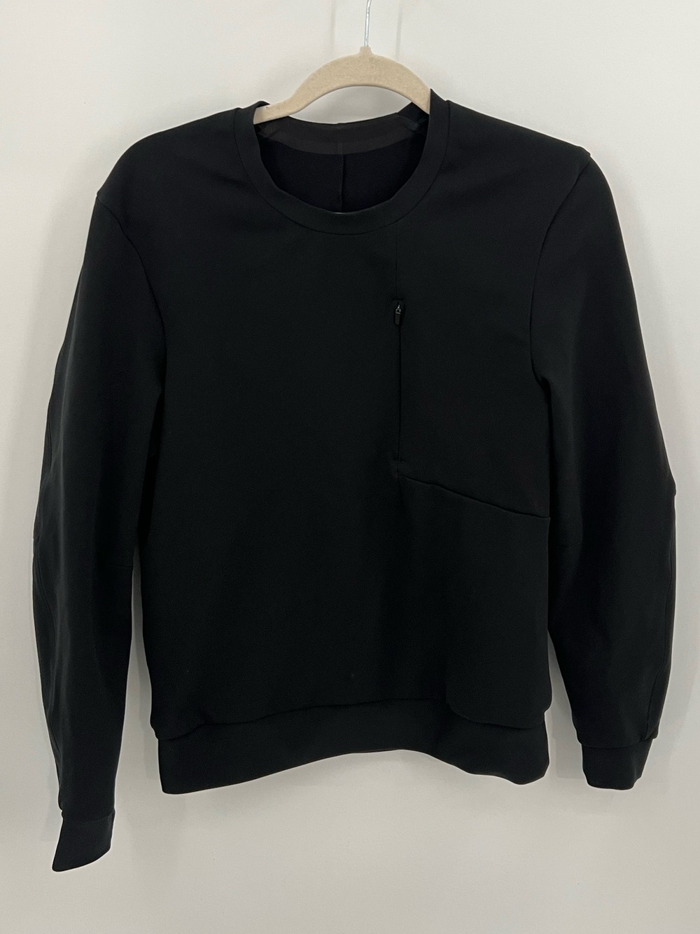 lululemon athletica Sojourn Men's Black Crewneck Pullover